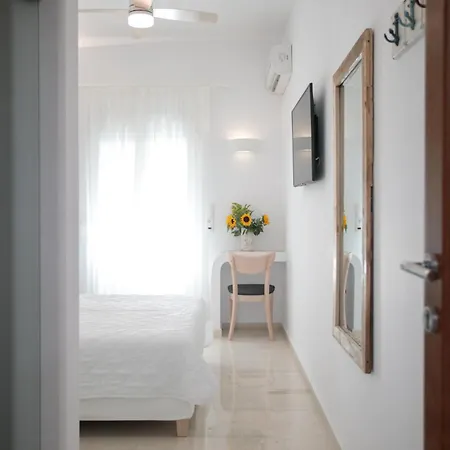 Margo מלון דירות Naxos City