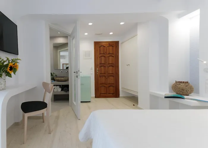 马戈一室公寓酒店 4* Naxos City